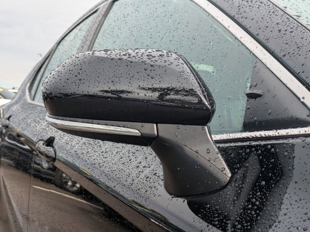 Used 2024 Toyota Camry SE image 12