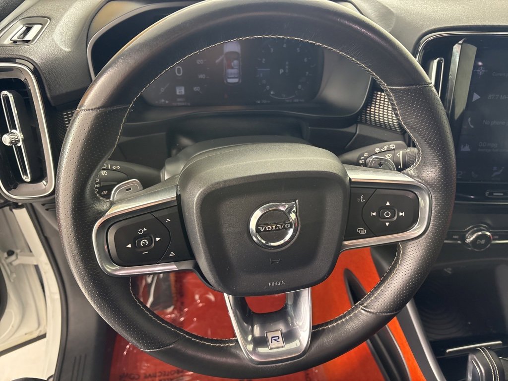 Used 2019 Volvo XC40 T5 R-Design image 19