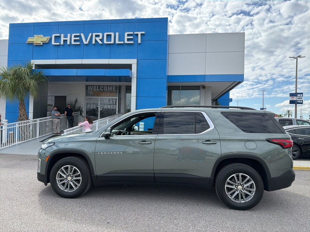 Used 2023 Chevrolet Traverse LT image 14