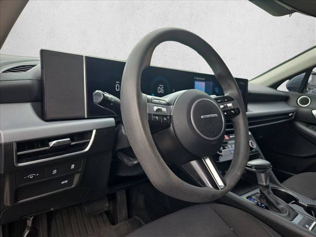 Used 2025 Hyundai Sonata SE FWD image 5