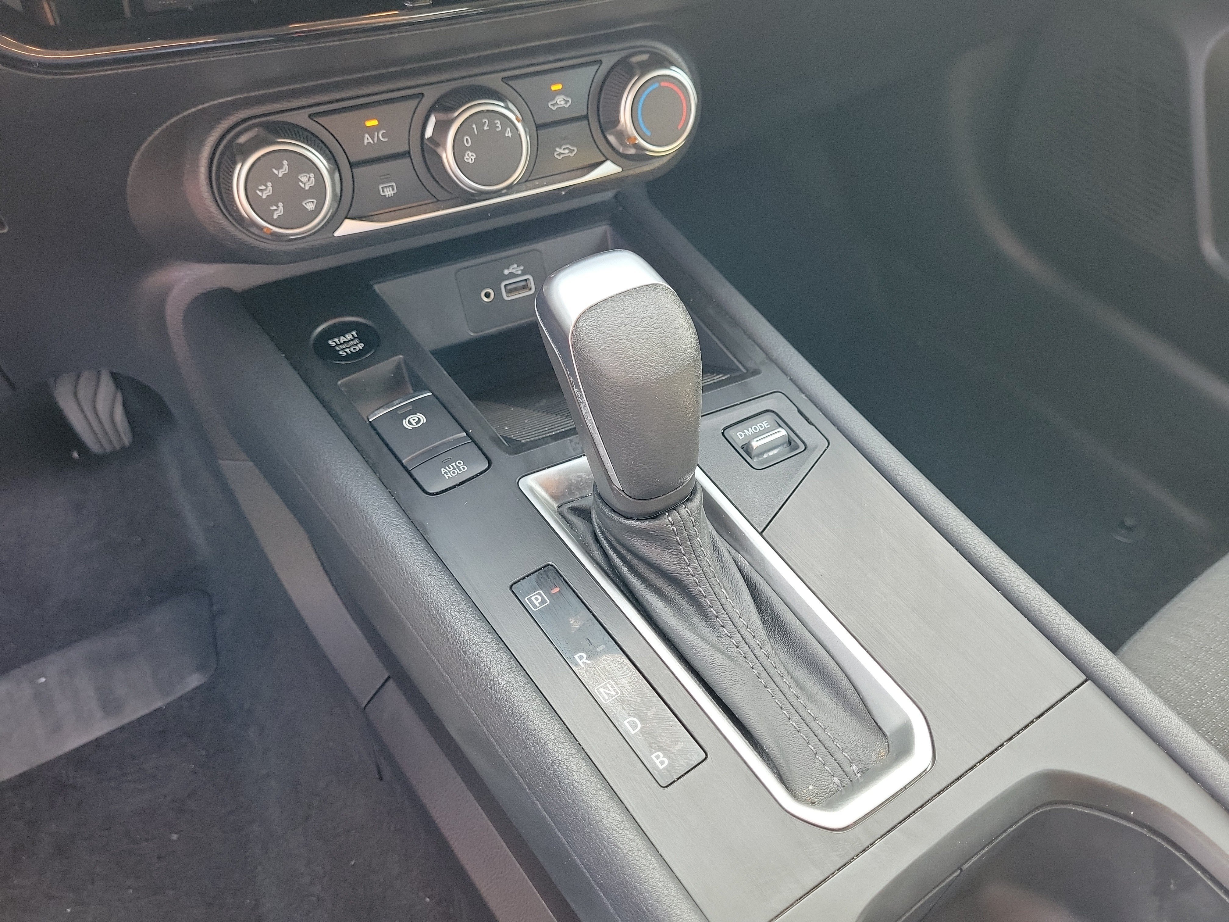 Certified 2025 Nissan Kicks S FWD image 21