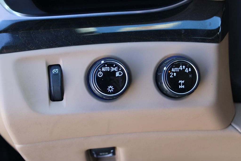 Used 2020 Cadillac Escalade Platinum w/ Escalade Sport Edition AWD/4WD image 32