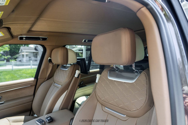Used 2025 Land Rover Range Rover SV AWD/4WD image 39
