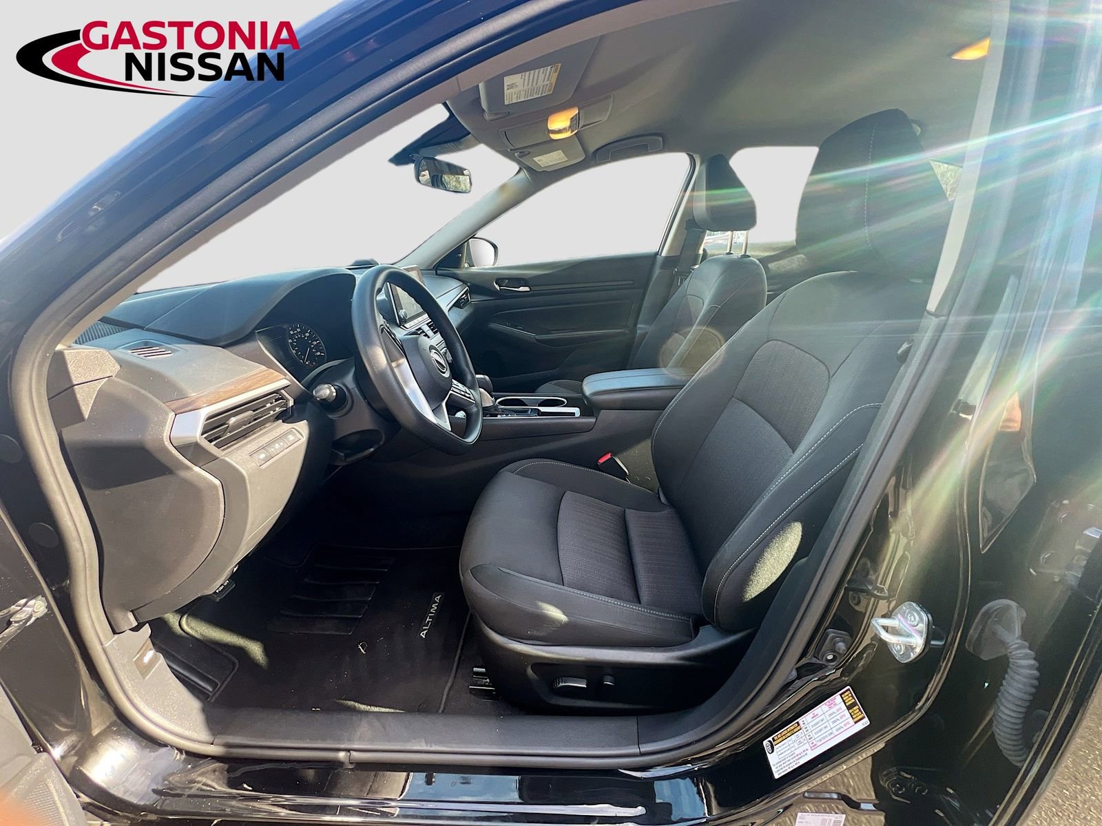 Used 2024 Nissan Altima 2.5 SV image 26