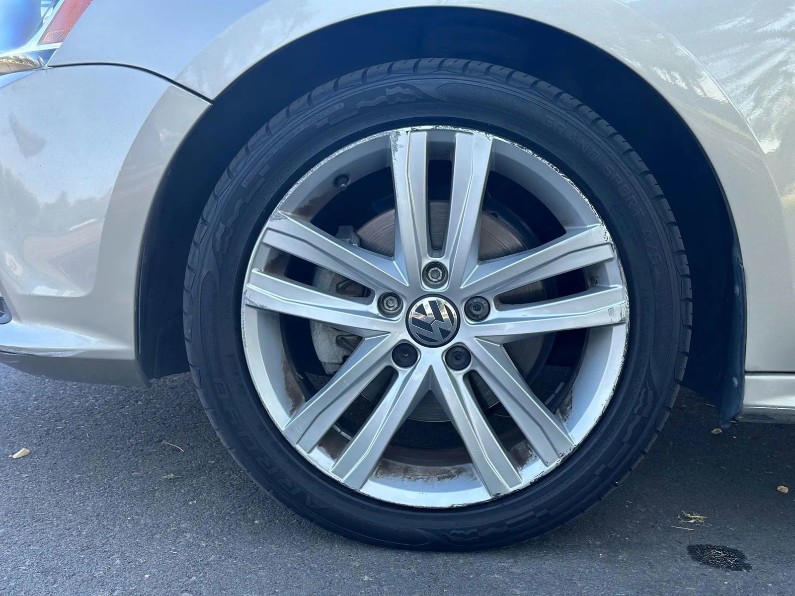 Used 2015 Volkswagen Jetta SEL FWD image 19