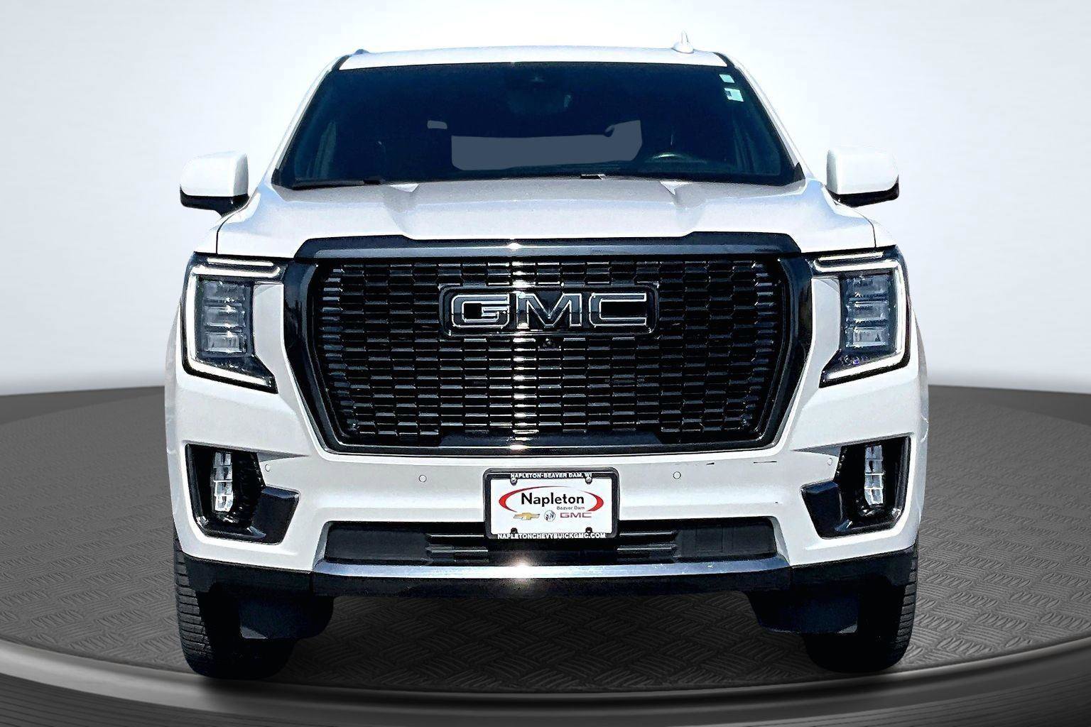 Used 2023 GMC Yukon XL Denali Ultimate image 3