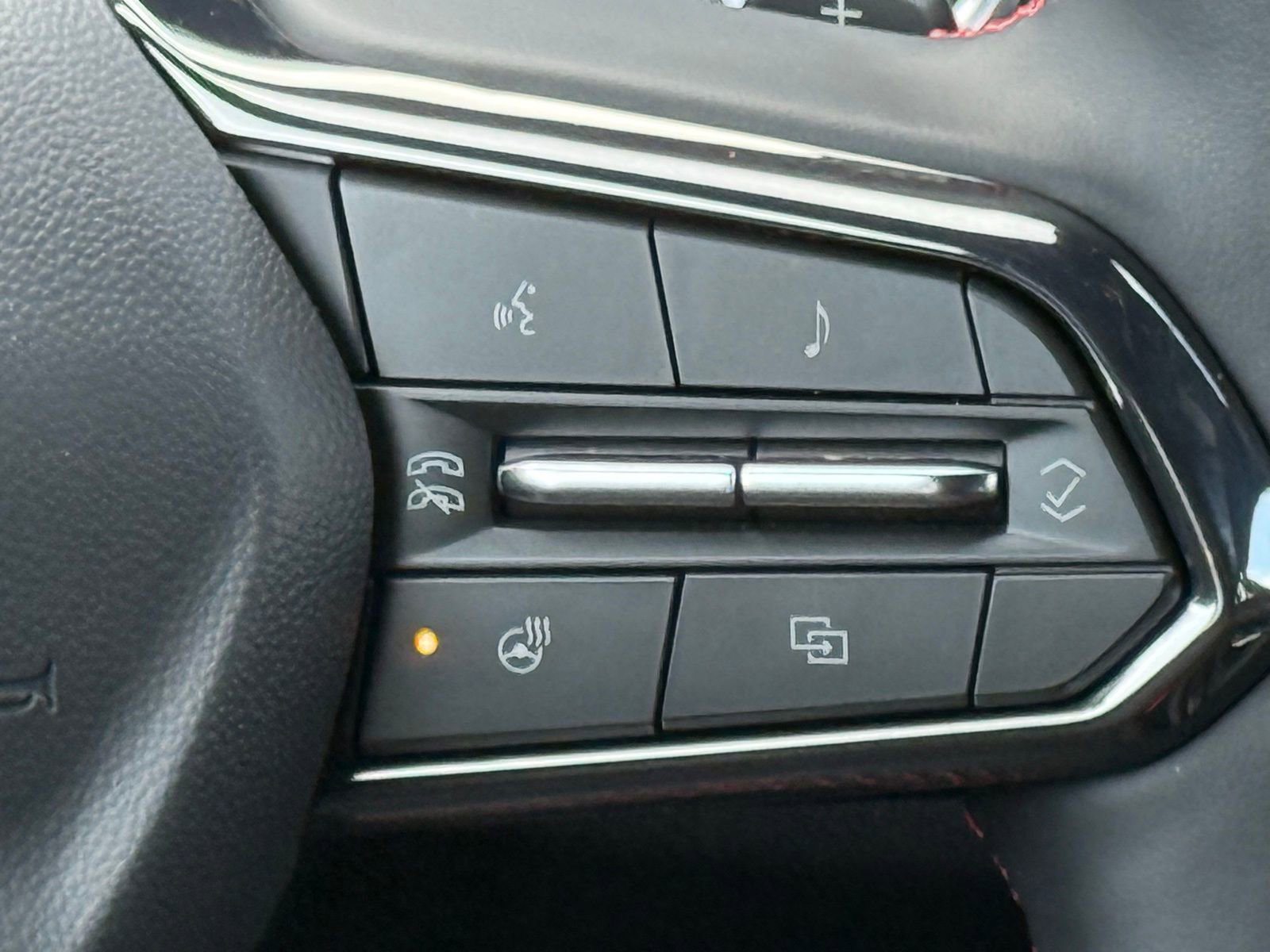 Used 2025 Chevrolet Equinox RS image 31