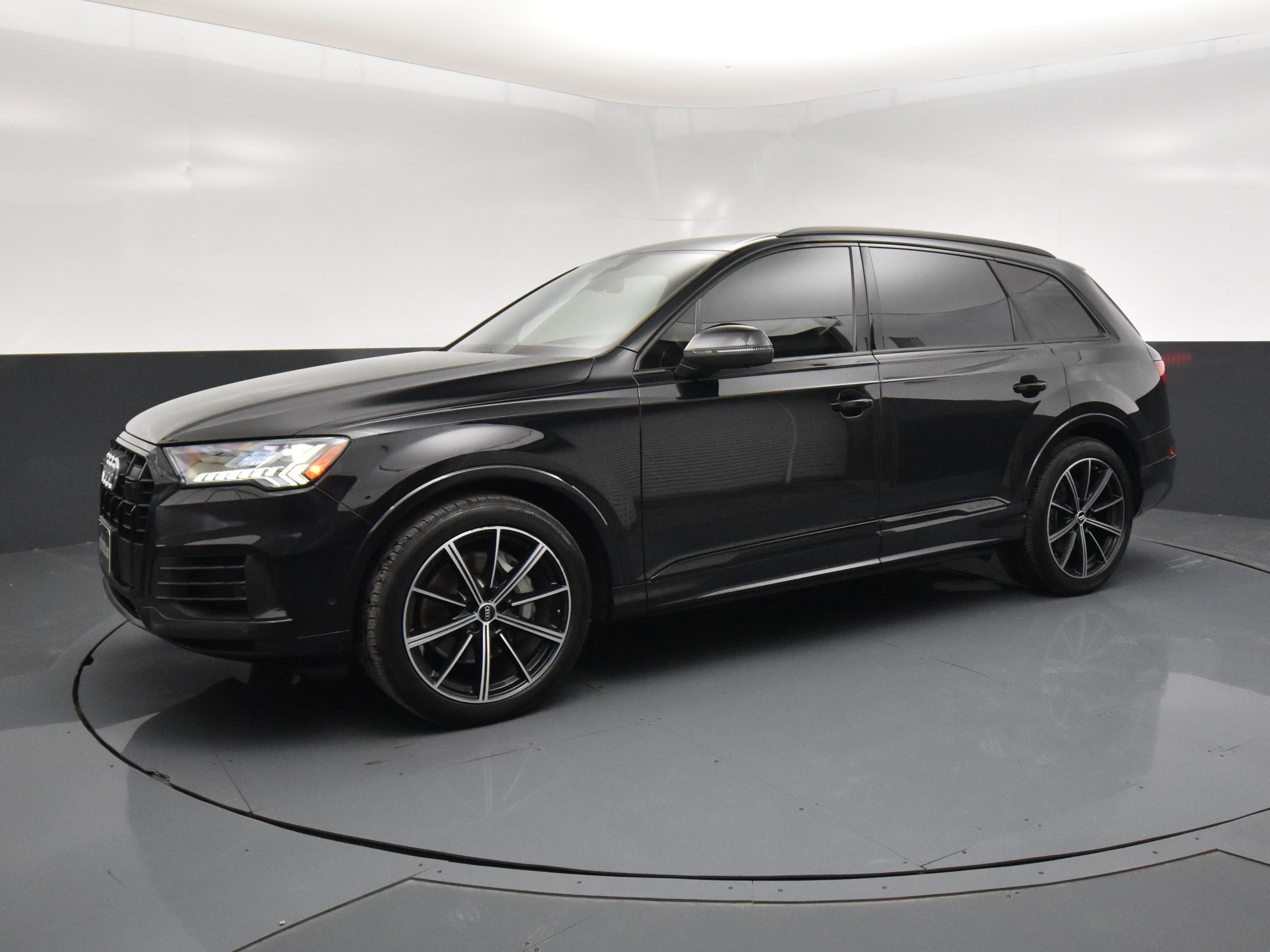 Used 2020 Audi Q7 3.0T Prestige w/ Prestige Package image 2