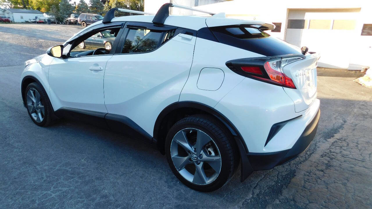 Used 2018 Toyota C-HR XLE image 3