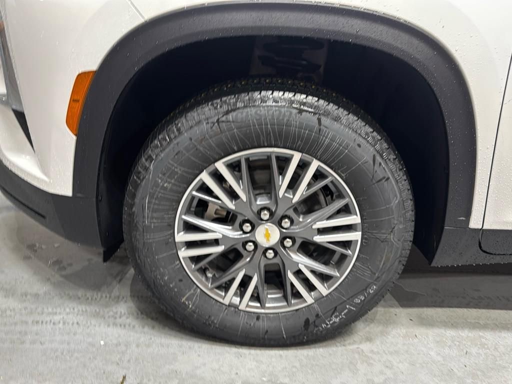 New 2025 Chevrolet Traverse LT w/ LPO, Floor Liner Package image 46
