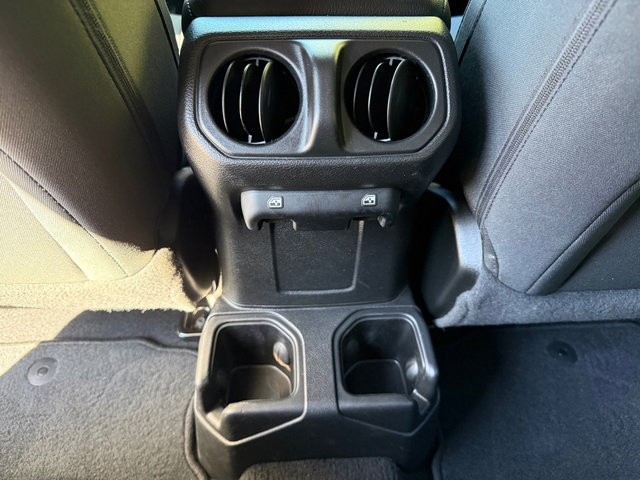Used 2022 Jeep Wrangler Sport S image 15