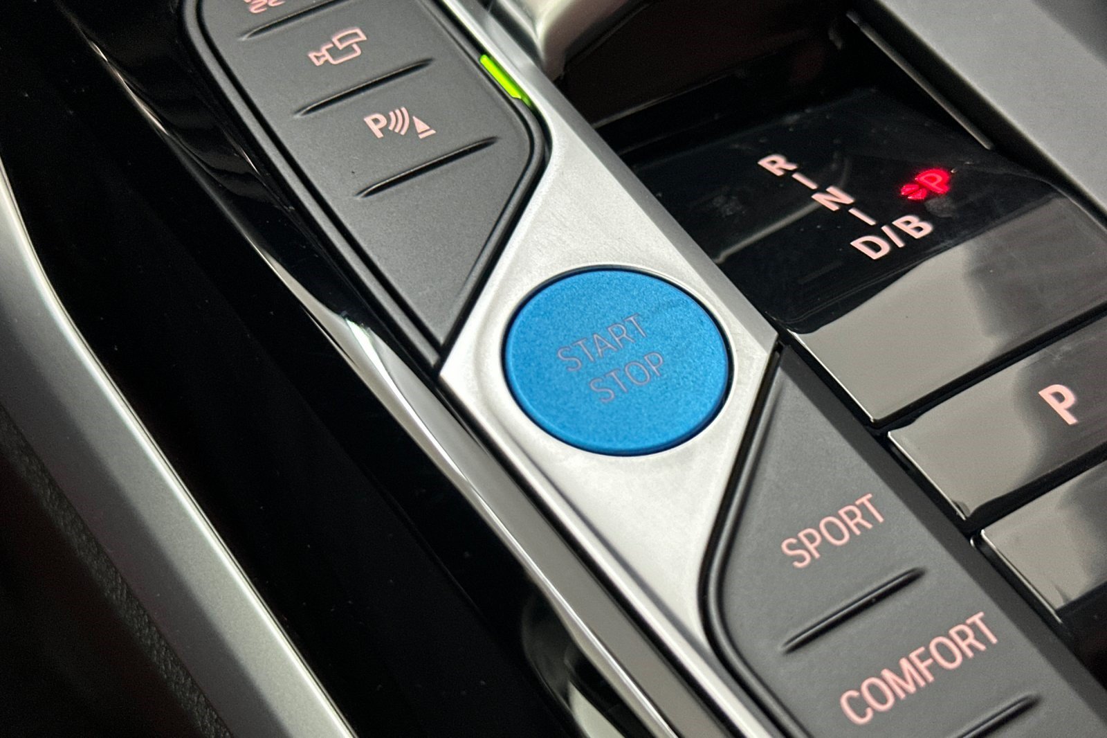 Certified 2024 BMW i4 eDrive40 w/ Premium Package RWD image 16