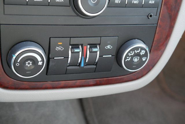 Used 2009 Chevrolet Impala LT image 17