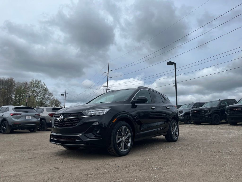 Used 2023 Buick Encore GX Select w/ Sport Touring Package FWD image 2