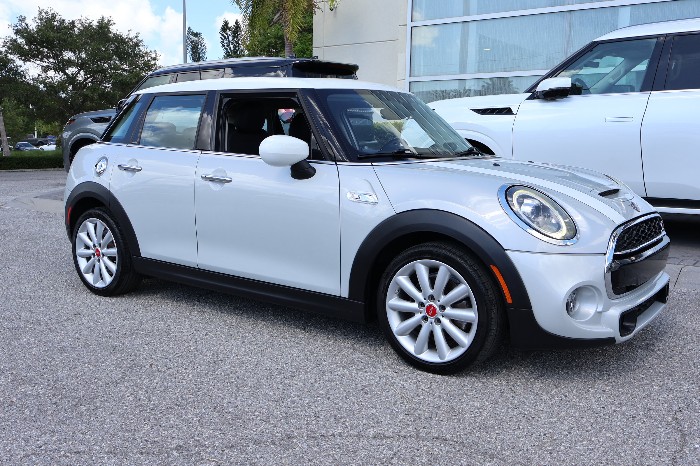 Used 2020 MINI Cooper S FWD image 11