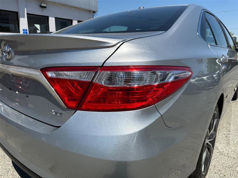 Used 2016 Toyota Camry XSE w/ Moonroof Package FWD image 23