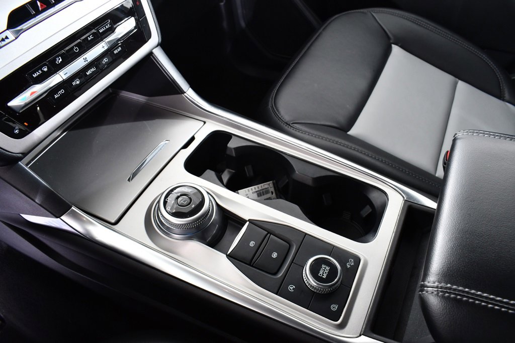 Used 2023 Ford Explorer XLT w/ Equipment Group 202A image 31