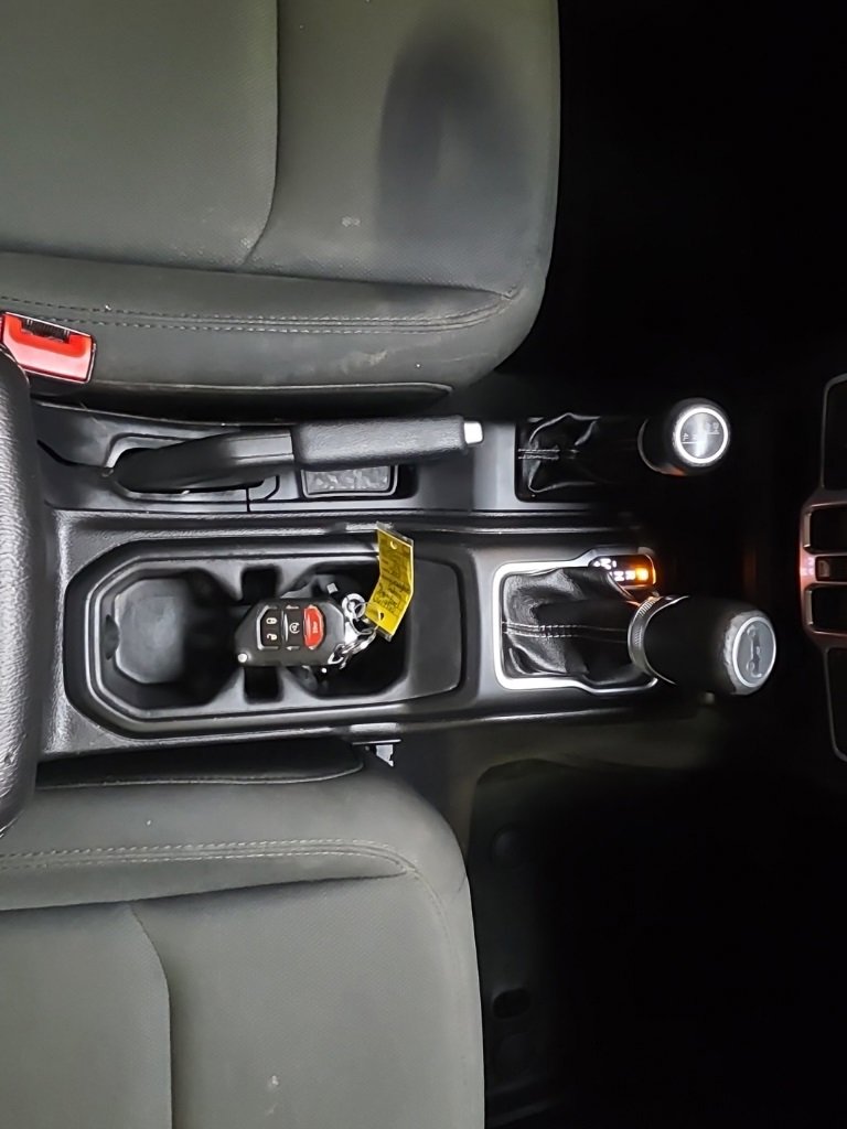 Used 2019 Jeep Wrangler Unlimited Sahara image 23