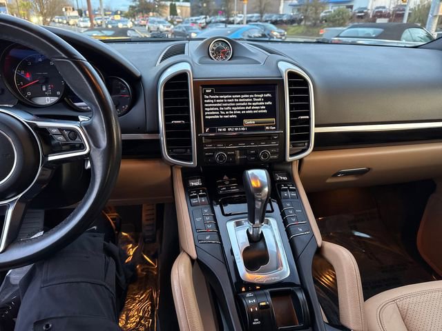 Used 2016 Porsche Cayenne image 22