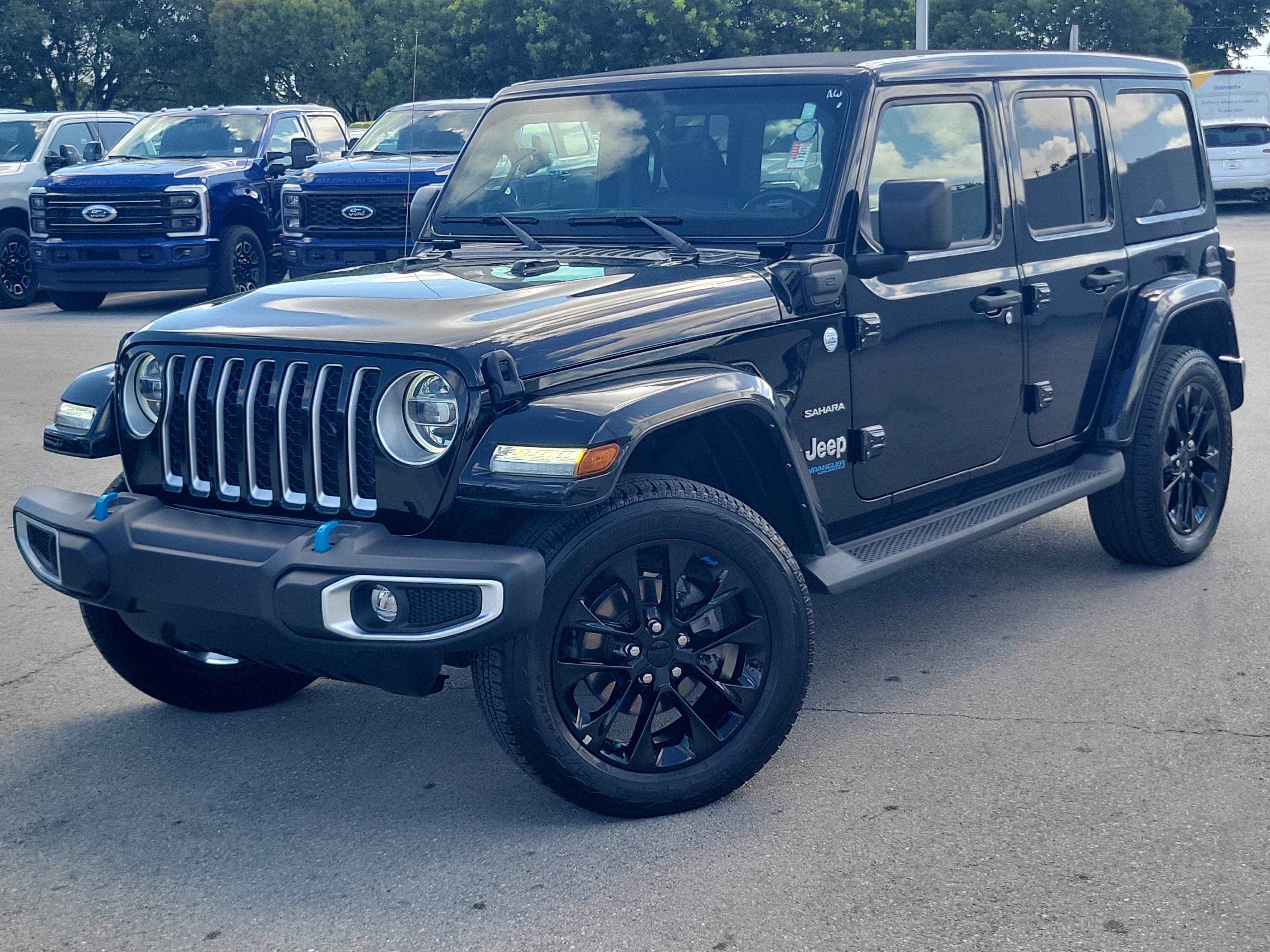 Used 2022 Jeep Wrangler Unlimited Sahara w/ Safety Group AWD/4WD image 33