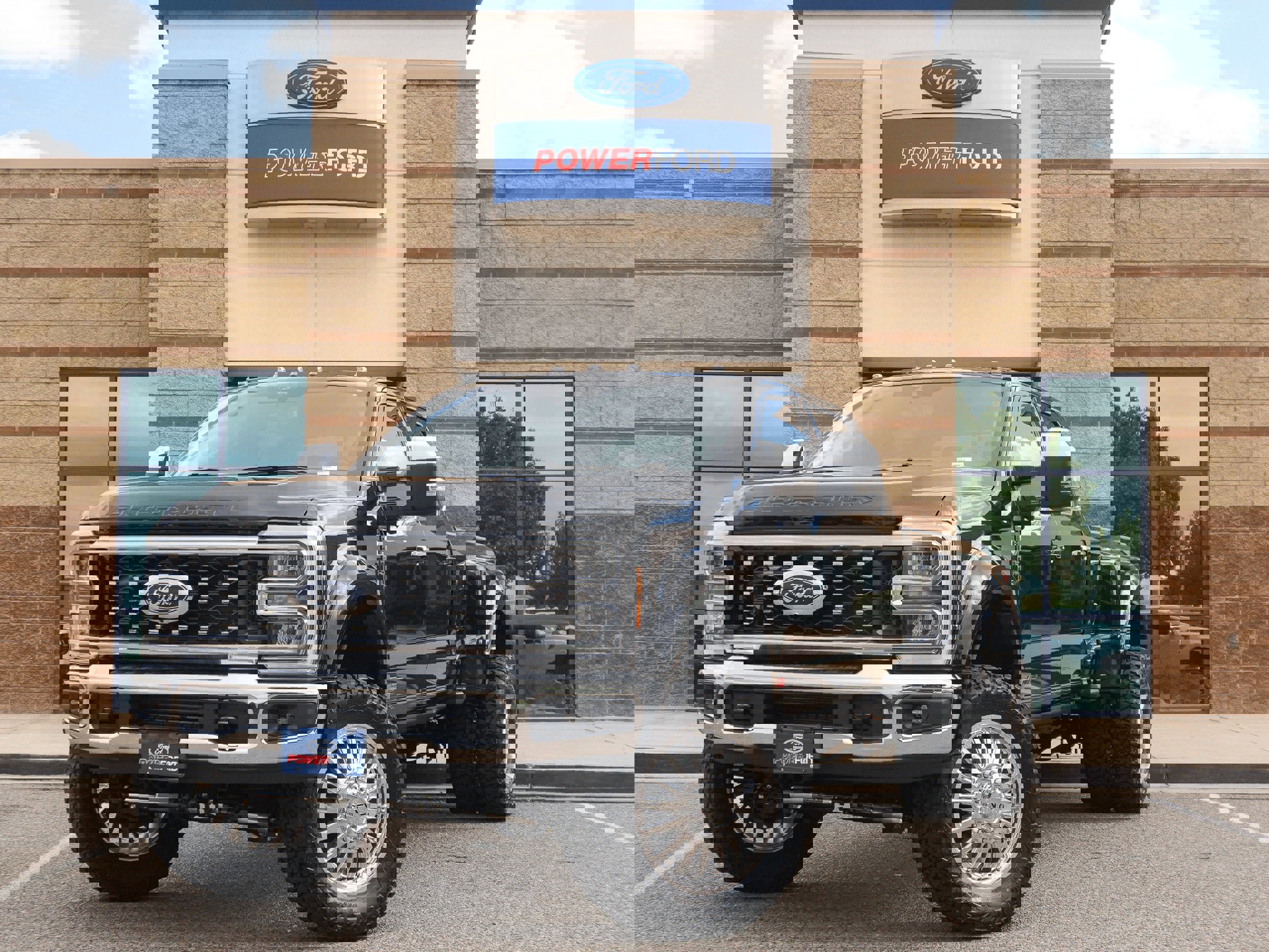 Used 2025 Ford F450 Lariat w/ Chrome Package image 2