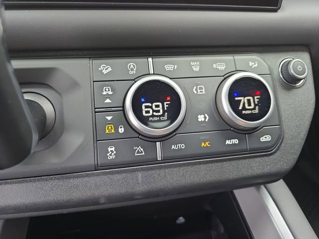 Used 2025 Land Rover Defender 130 V8 image 27