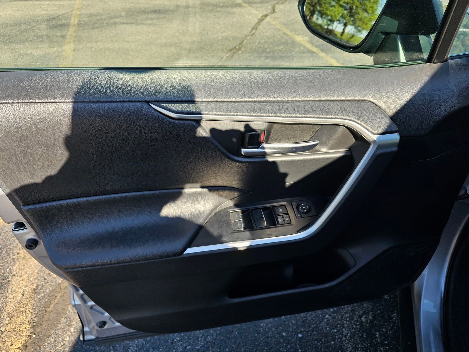 Used 2023 Toyota RAV4 XLE AWD/4WD image 19