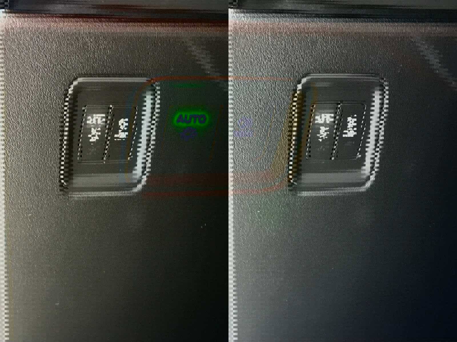 New 2025 Porsche Macan Turbo Electric image 11