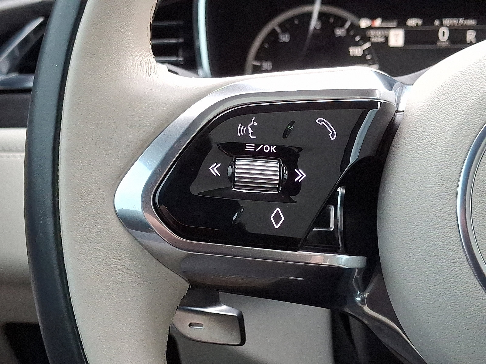 Used 2022 Jaguar F-PACE S image 23