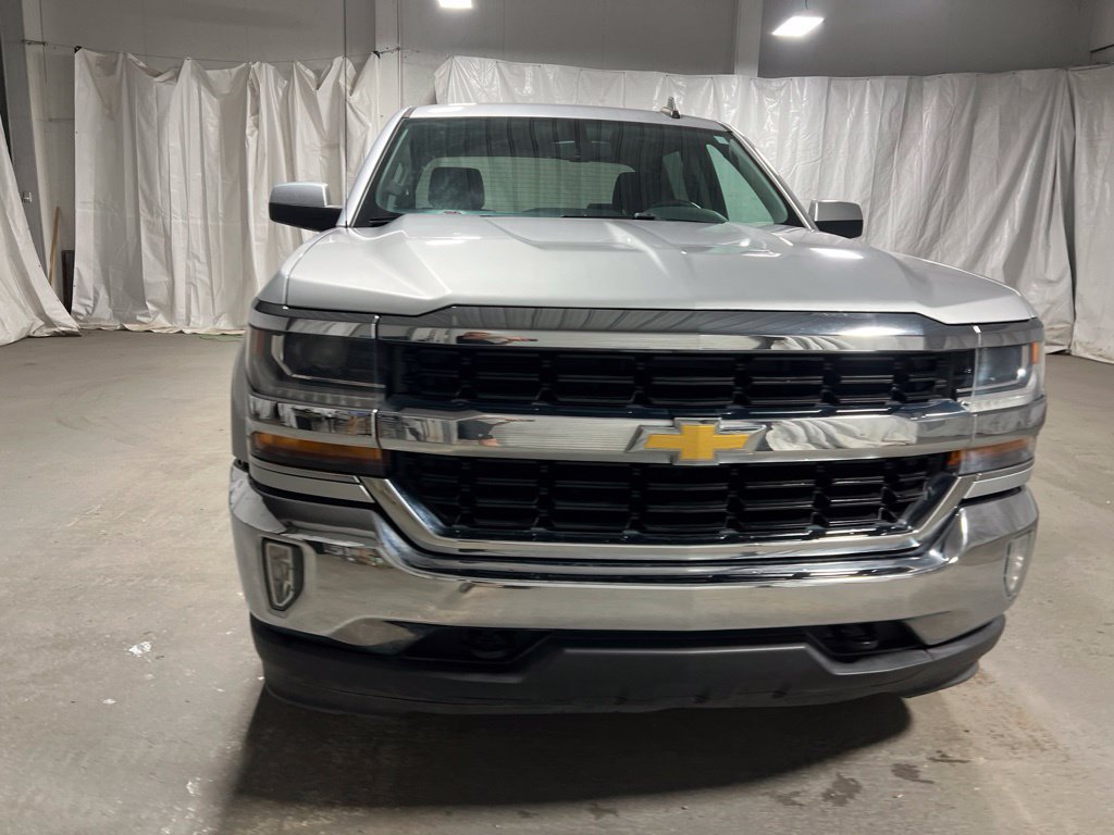 Used 2018 Chevrolet Silverado 1500 LT w/ All Star Edition AWD/4WD image 2