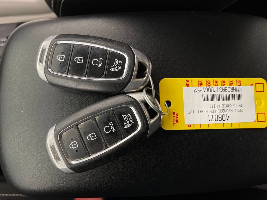 Used 2021 Hyundai Venue SEL w/ Premium Package FWD image 26