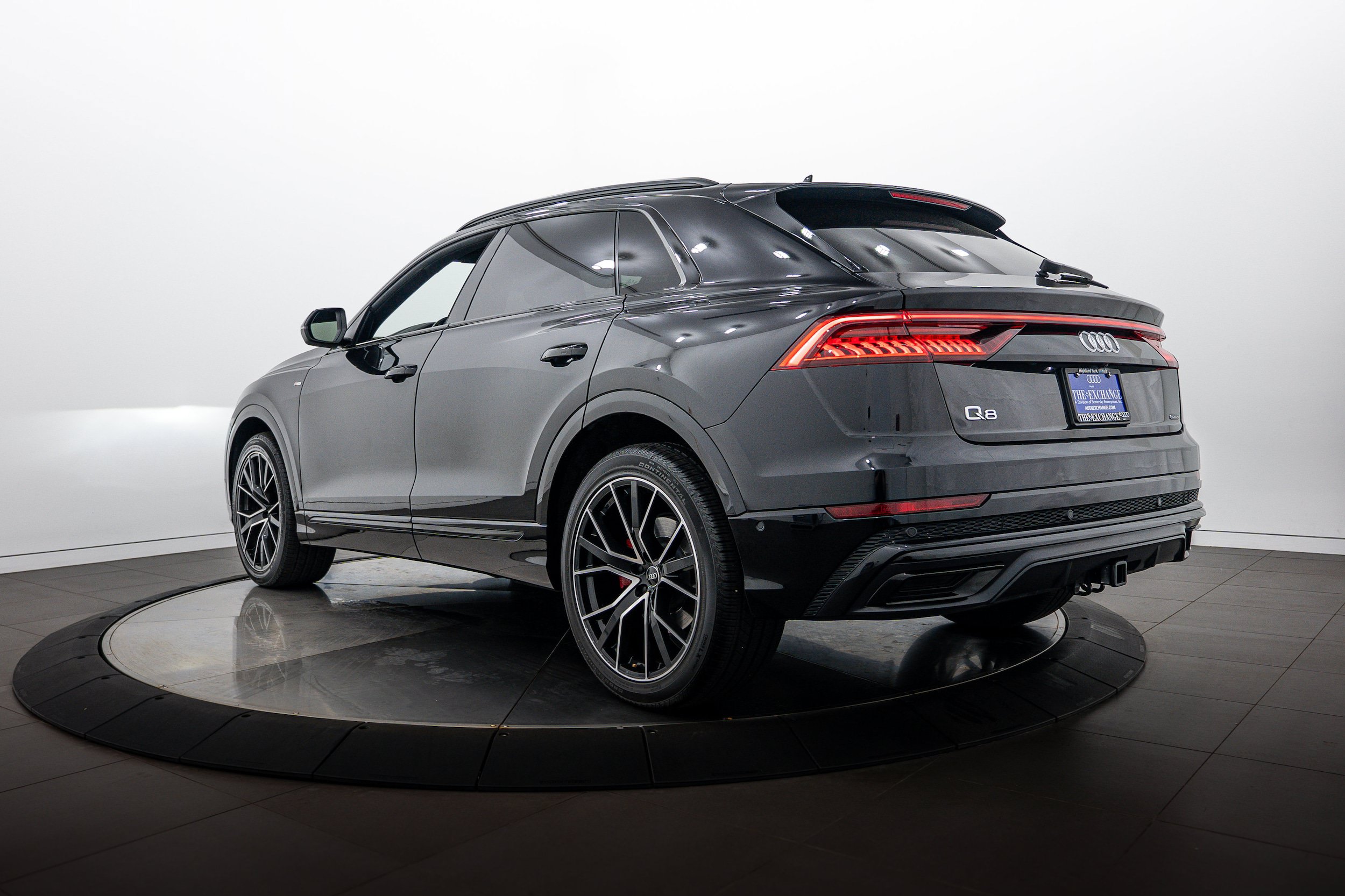 Used 2021 Audi Q8 Prestige AWD/4WD image 5