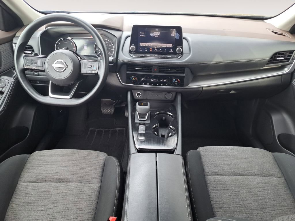 Used 2023 Nissan Rogue SV image 10