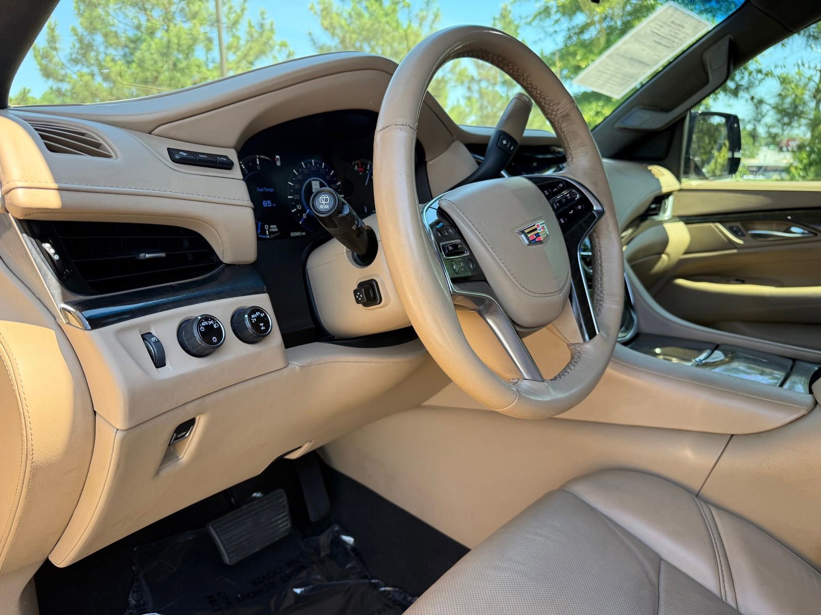Used 2019 Cadillac Escalade ESV Platinum AWD/4WD image 22