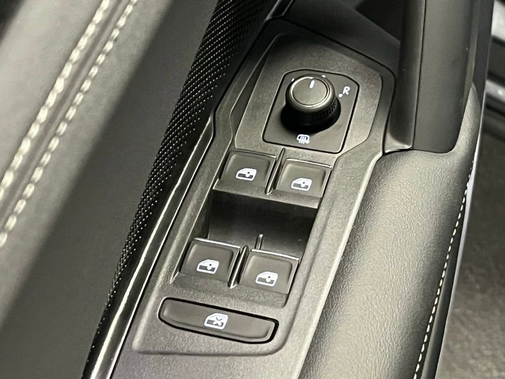 New 2026 Volkswagen Tiguan SE R-Line AWD/4WD image 19