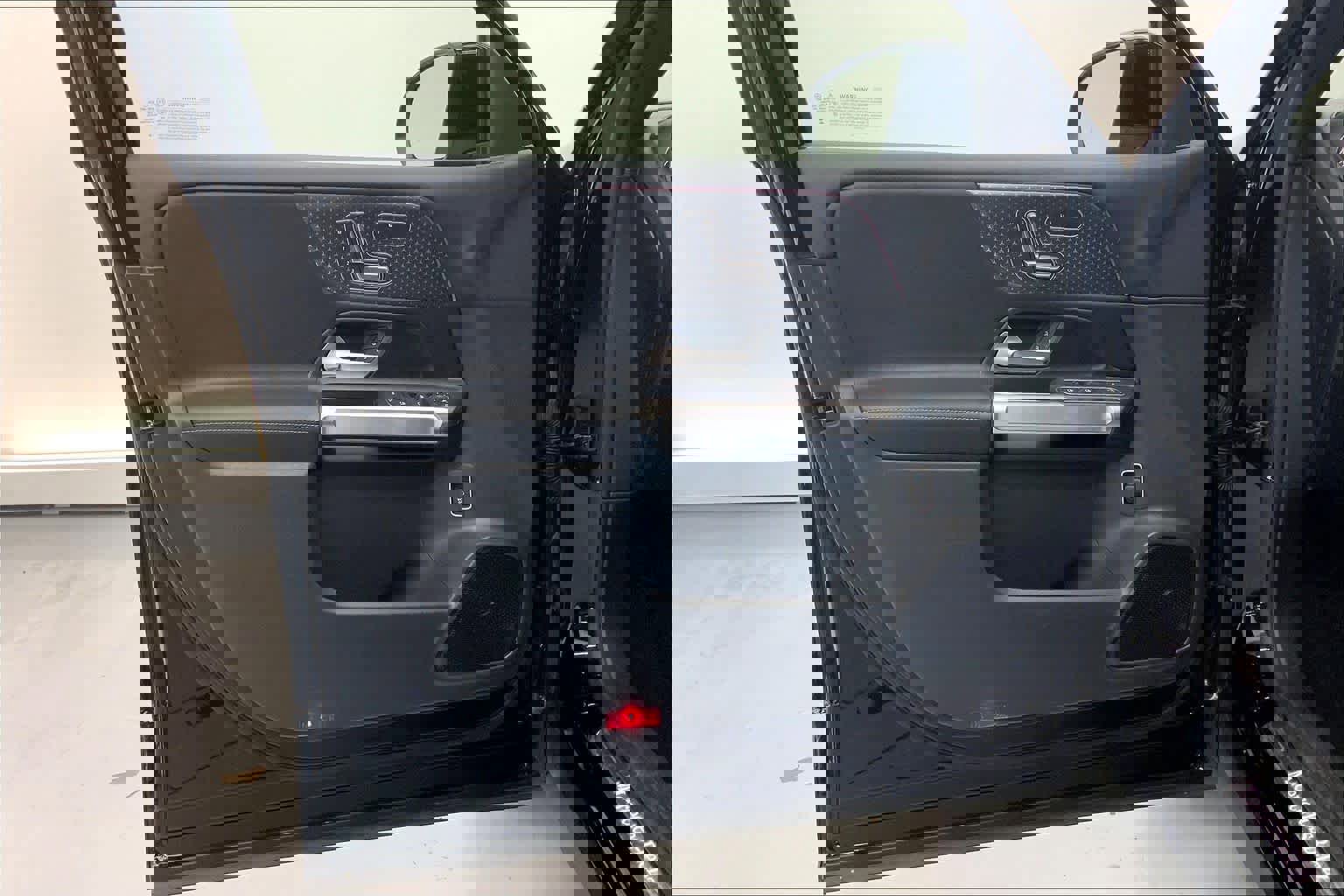 Used 2025 Mercedes-Benz GLB 250 image 20