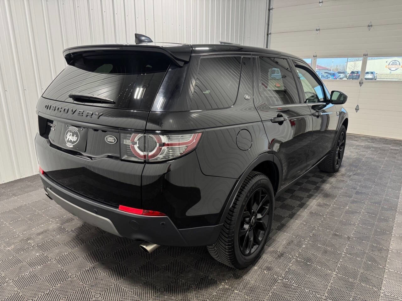 Used 2019 Land Rover Discovery Sport HSE image 3