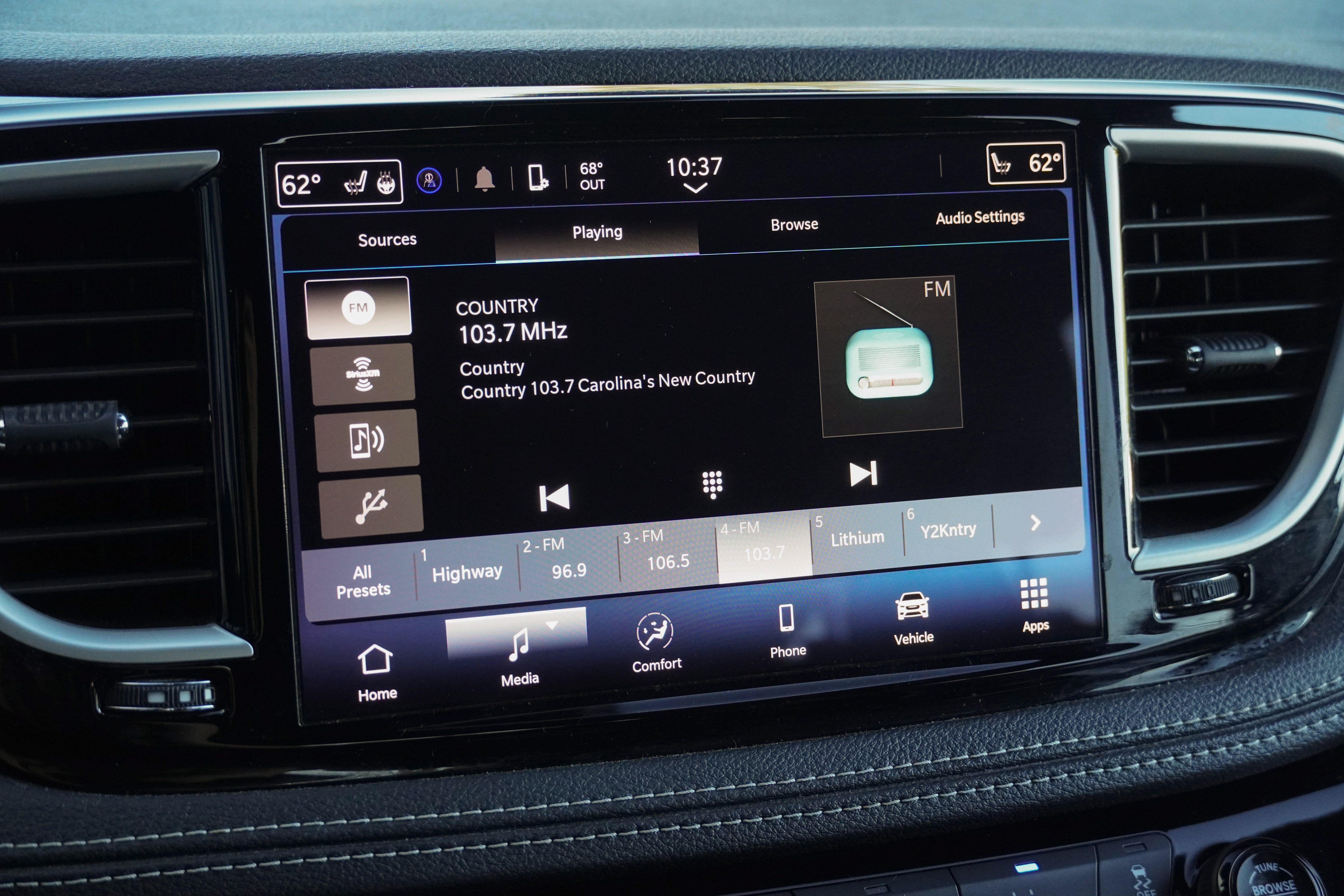 Used 2021 Chrysler Pacifica Touring w/ S Appearance Package FWD image 24