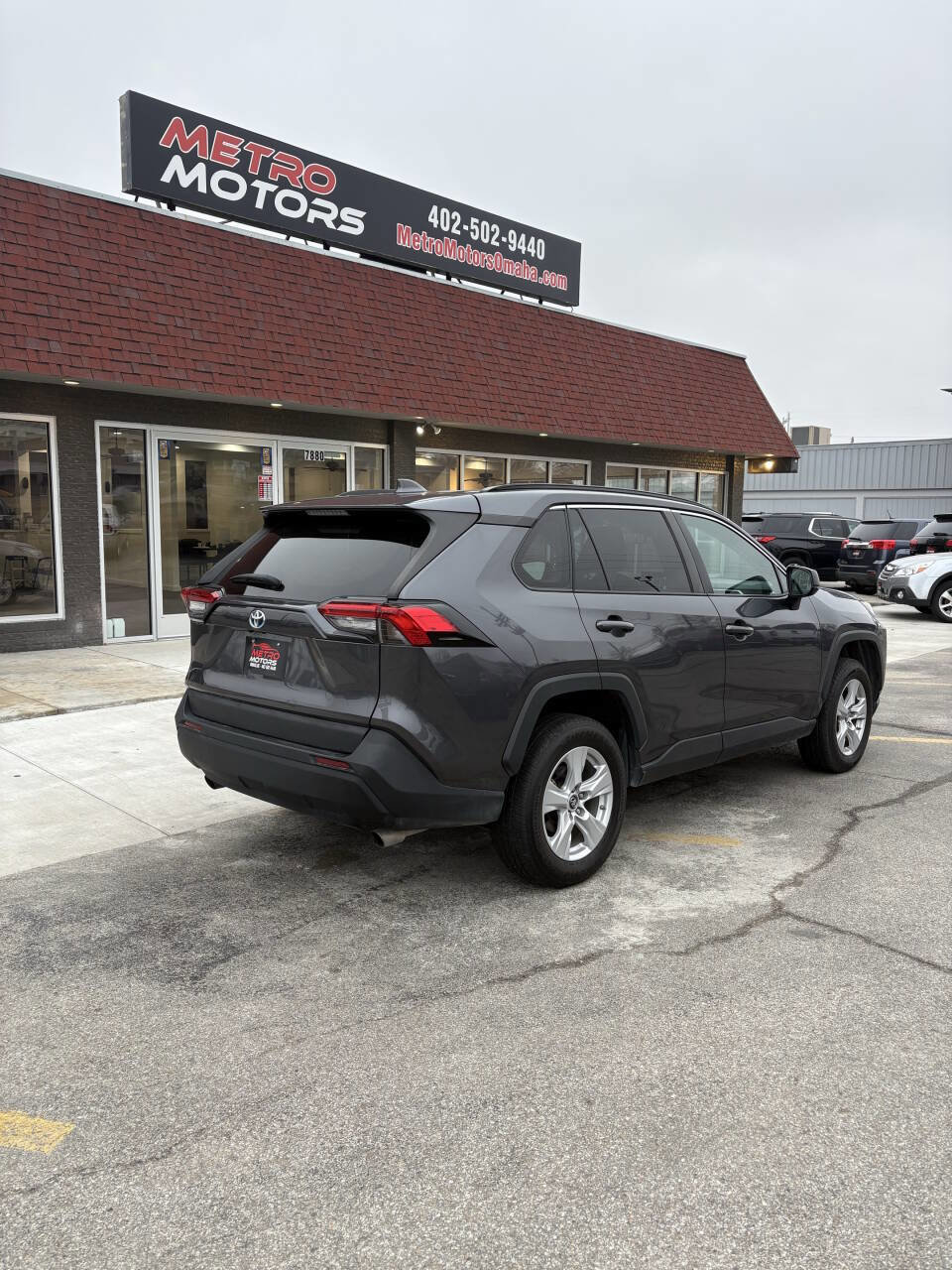 Used 2021 Toyota RAV4 LE image 4