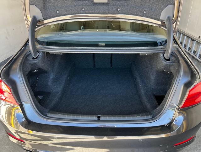 Used 2017 BMW 530i RWD image 18