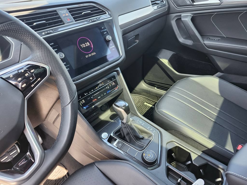 Certified 2024 Volkswagen Tiguan SE R-Line AWD/4WD image 5