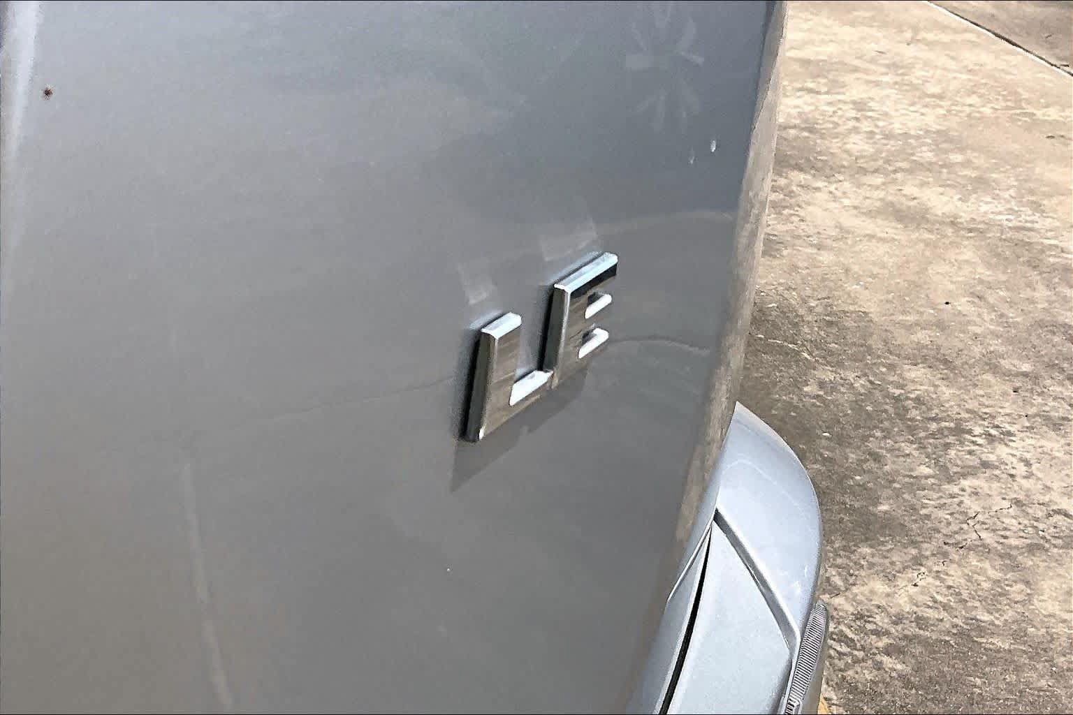 Used 2017 Toyota RAV4 LE FWD image 10