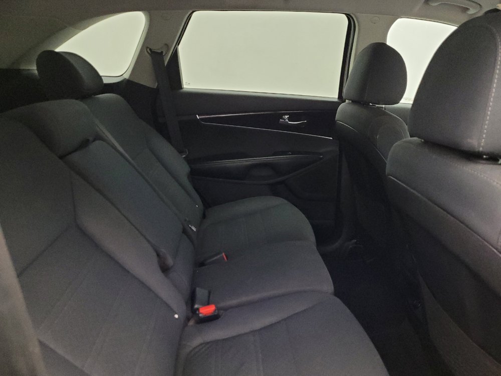 Used 2019 Kia Sorento AWD image 19