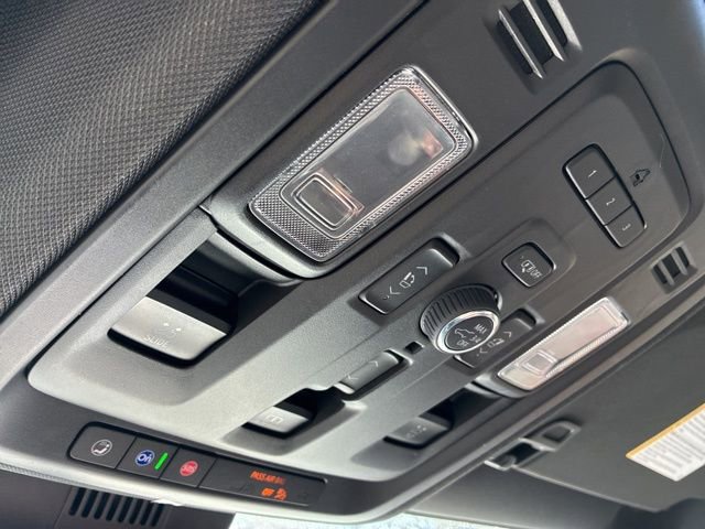 Used 2024 Chevrolet Suburban High Country image 37