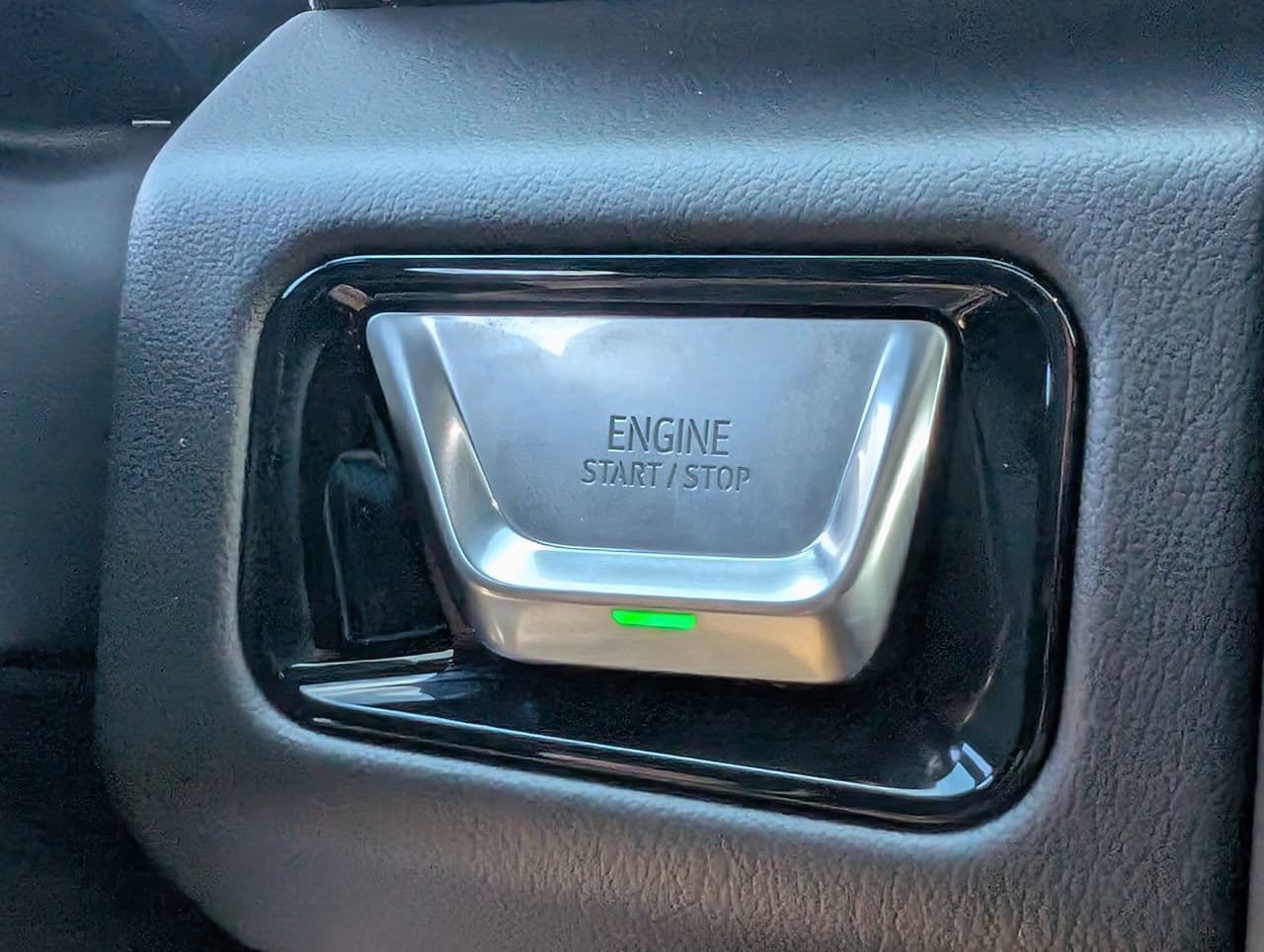 New 2026 GMC Yukon Denali w/ Denali Reserve Package AWD/4WD image 13
