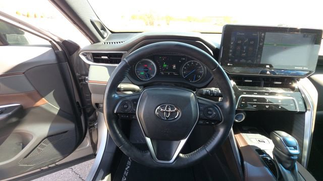 Used 2021 Toyota Venza Limited image 25