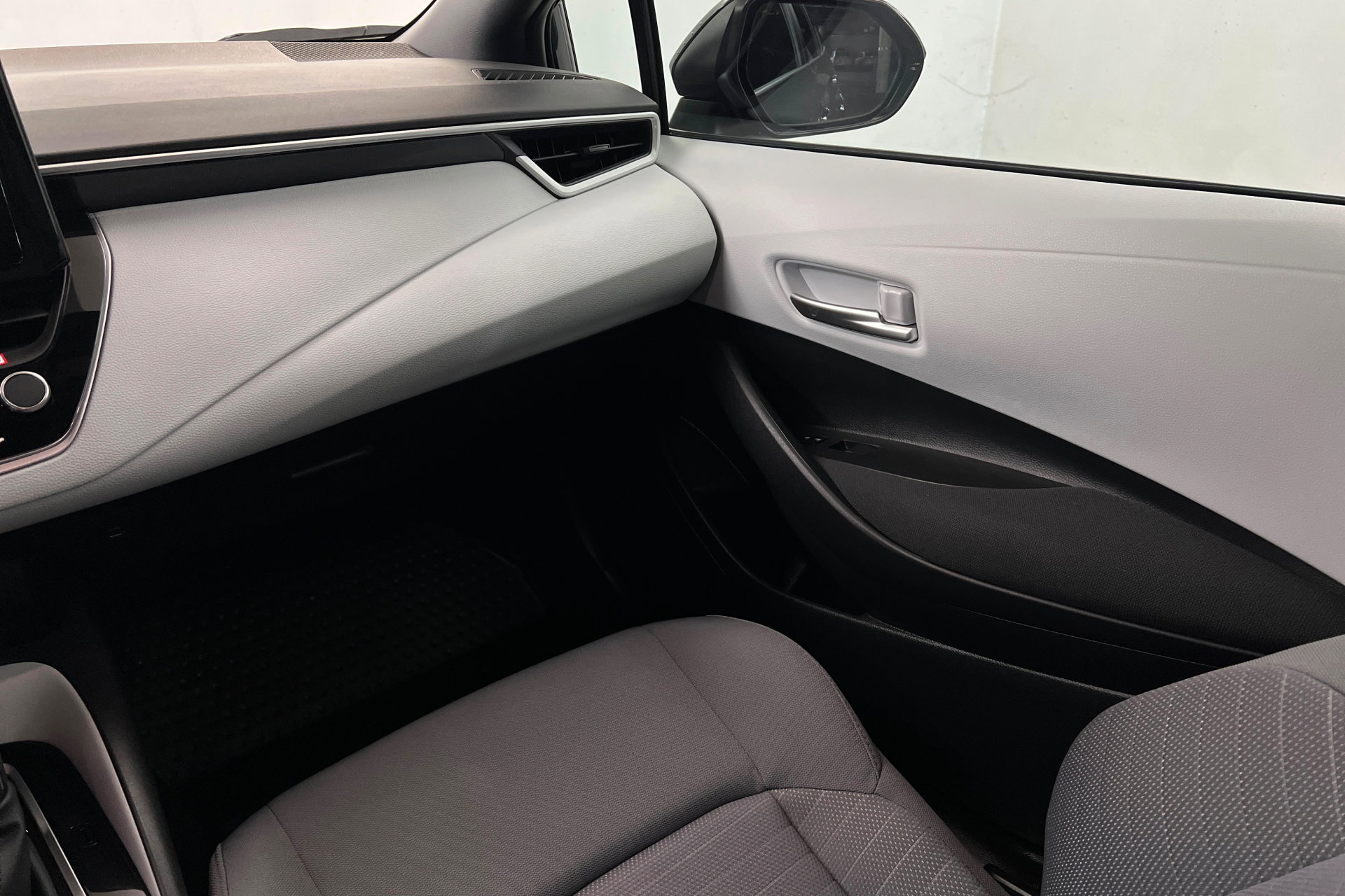 Used 2026 Toyota Corolla SE image 10