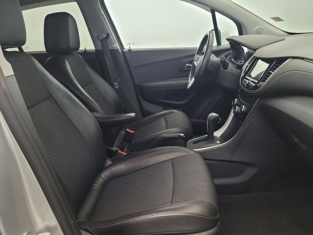 Used 2019 Chevrolet Trax LT w/ LT Convenience Package FWD image 21