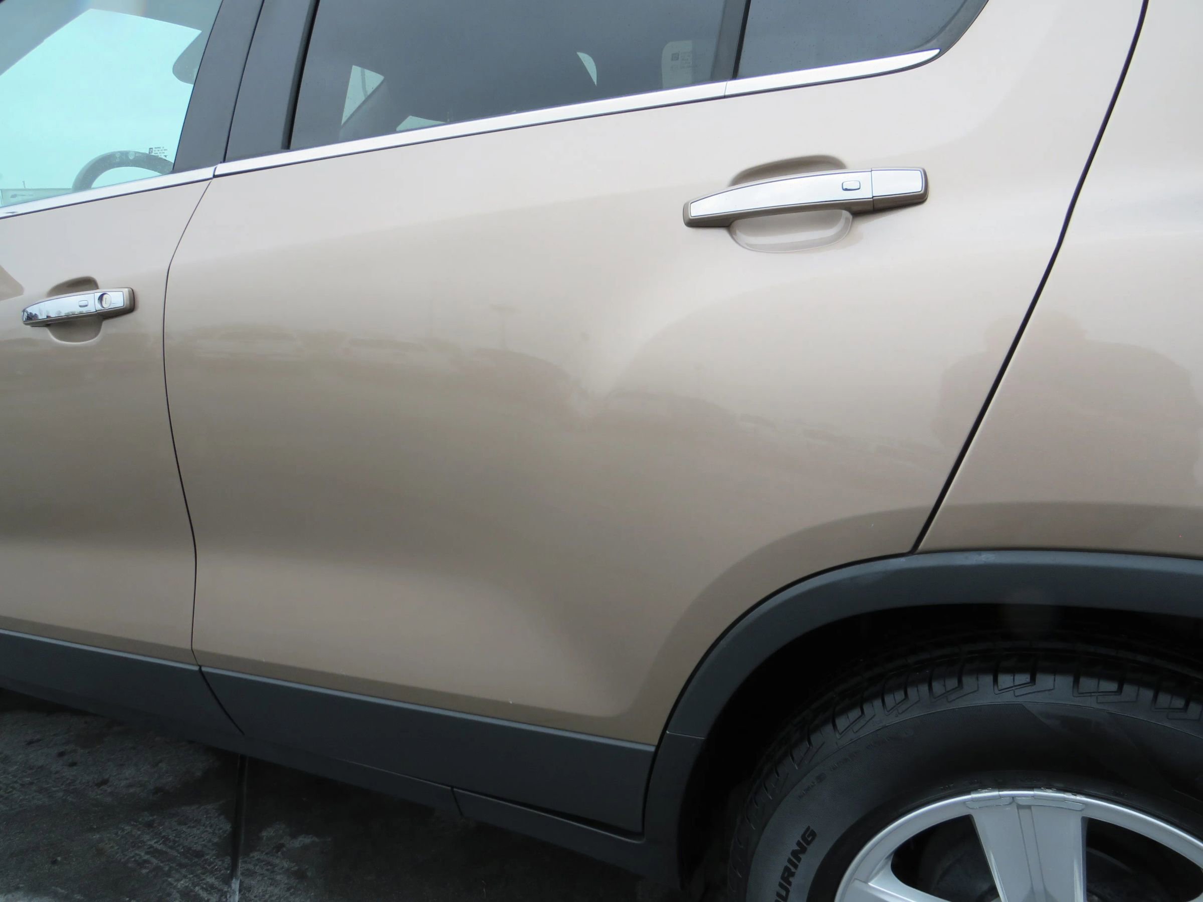 Used 2018 Chevrolet Trax LT w/ LT Convenience Package image 24