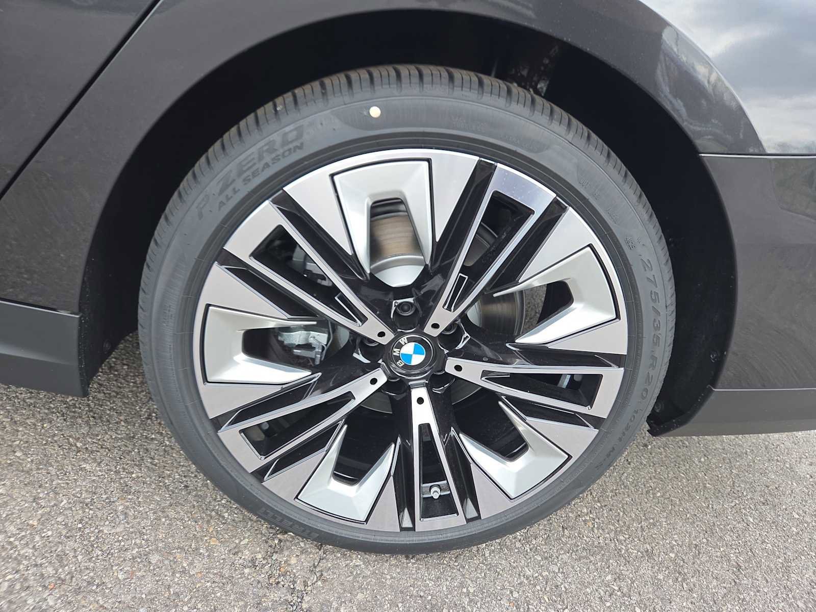 New 2026 BMW 530i xDrive w/ Premium Package image 8